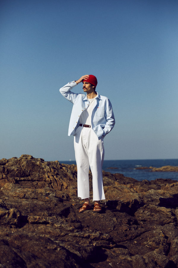 Chemise en coton à fines rayures bleu ciel et blanche pour homme et femme